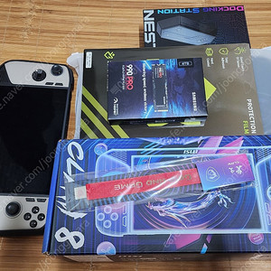 [대전직거래] MSI 클로 8 AI + 삼성 990 Pro 4TB