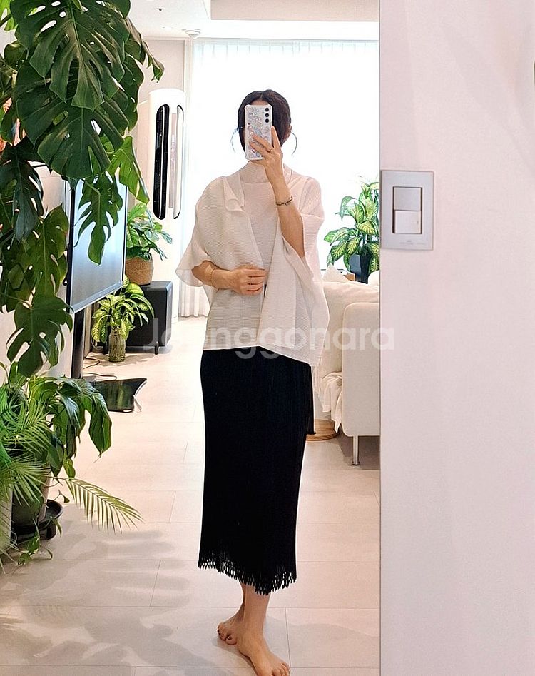 이세이미야케 미 스퀘어 스트레치 탑. 가디건 세트 화이...--2