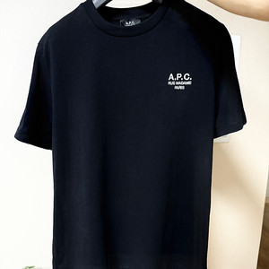 A.P.C 아페쎄 루마담 반팔 티셔츠 M사이즈(실 100) 검정색 팝니다
