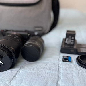 (가격인하, 개인) 캐논 EOS M100 카메라 및 탐론 28-75 F2.8 렌즈, 벌트록스 마운트, 11-22 단렌즈 등 풀셋