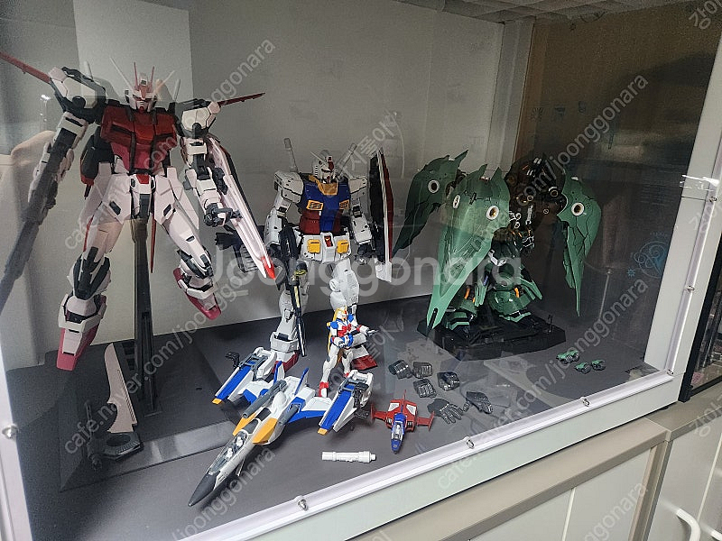 솔로몬 크샤트리아, 다반 PG언리쉬드 퍼스트 건담, PG 반다이 스트라이크 루즈 팝니다--0