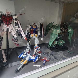 솔로몬 크샤트리아, 다반 PG언리쉬드 퍼스트 건담, PG 반다이 스트라이크 루즈 팝니다