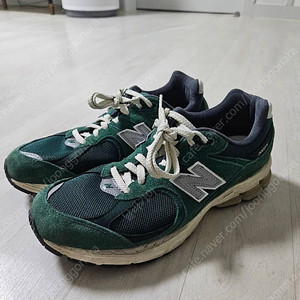 뉴발란스 2002 그린 265사이즈 판매합니다