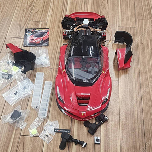 아셰트 hachette 1/8 라페라리 laferrari 제작중인 상품 판매합니다(가격인하)