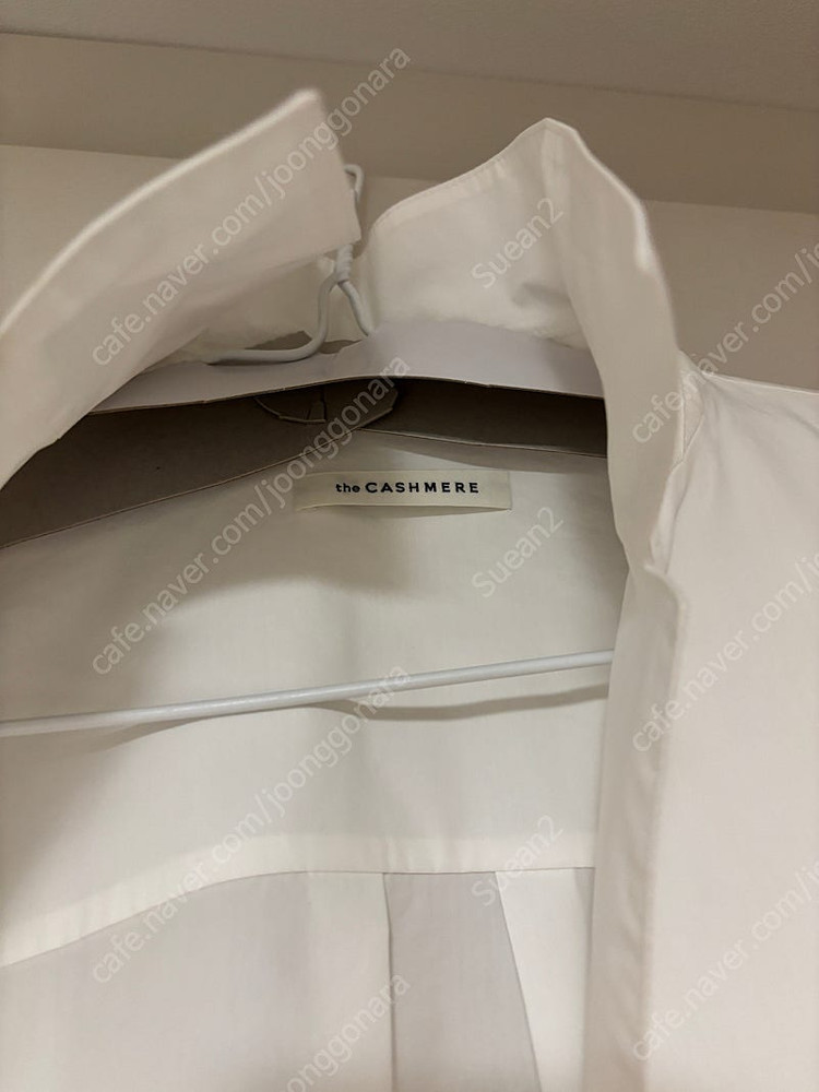 더캐시미어 화이트 셔츠--2