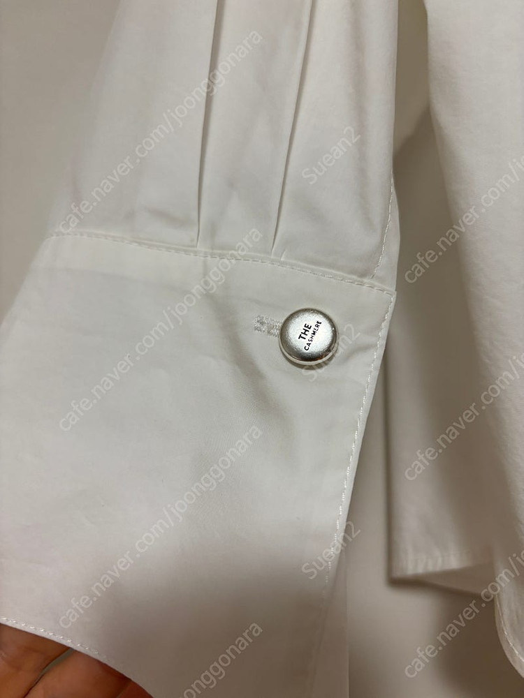 더캐시미어 화이트 셔츠--4