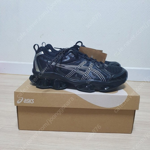 아식스 젤 퀀텀 키네틱 블랙 운동화 사이즈 260 판매해요