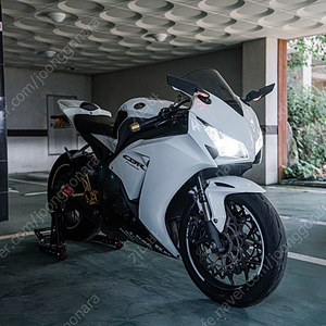 CBR1000RR 14년식 2.7만키로 주행 950> 800만원 급매 합니다