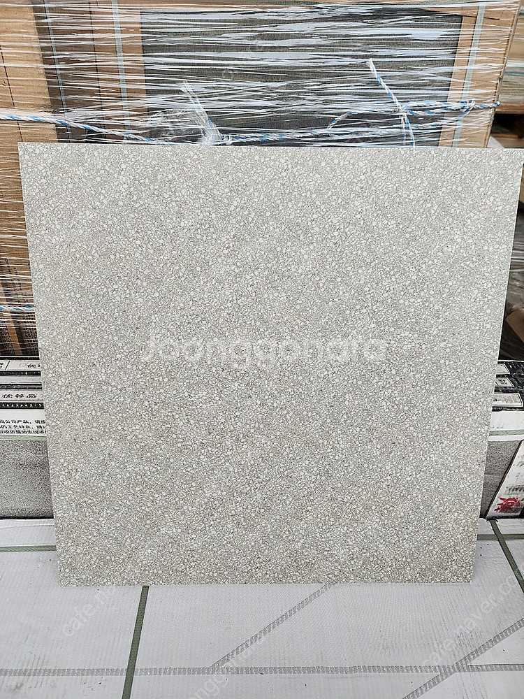 600x600 포세린타일 싸게팝니다--0