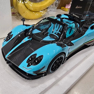 1:18 다이캐스트 ZONDA UNO