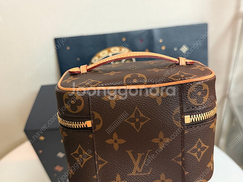 (판매가능) 루이비통 니스 나노 106만원에 판매합니다. (사용감 있음/사진 참고)--5