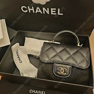 샤넬 탑핸들 미니백 ap2682 블랙 새제품
