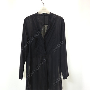 띠어리 핀스트라이프 버튼다운 블라우스 S사이즈