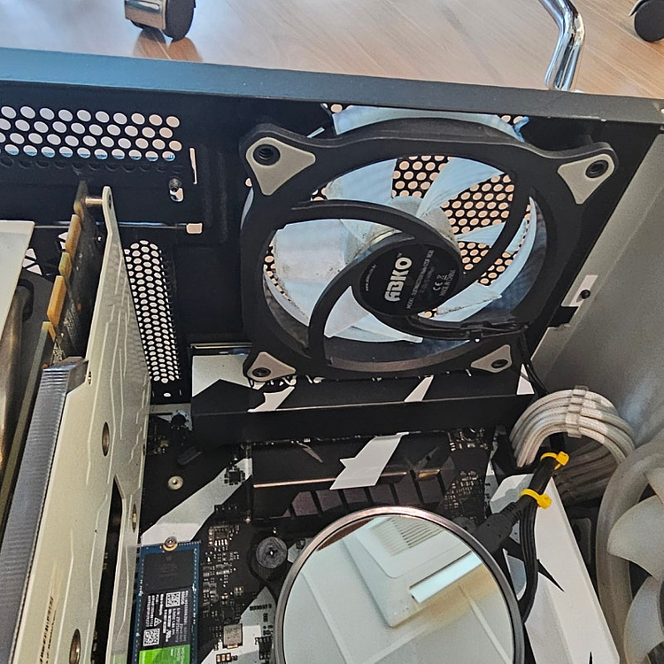 i7-7700K 커세어/NZXT 수냉식 게이밍 데스크탑--8