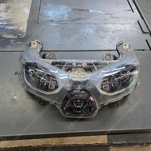 야마하X맥스 300 순정 라이트