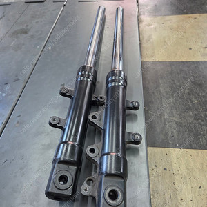 X맥스300 앞쇼바 판매합니다