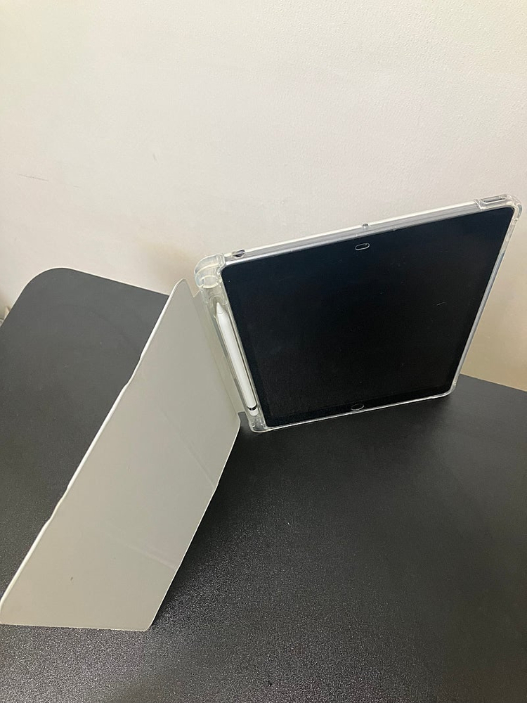 아이패드 7세대 그레이 32기가, 애플펜슬 1세대, 케이스 19만원에 팔아요 이미지