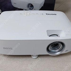 BenQ W1050 빔프로젝터