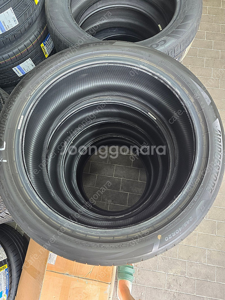 BMW G60 245 40 20, 275 35 20 브...--0