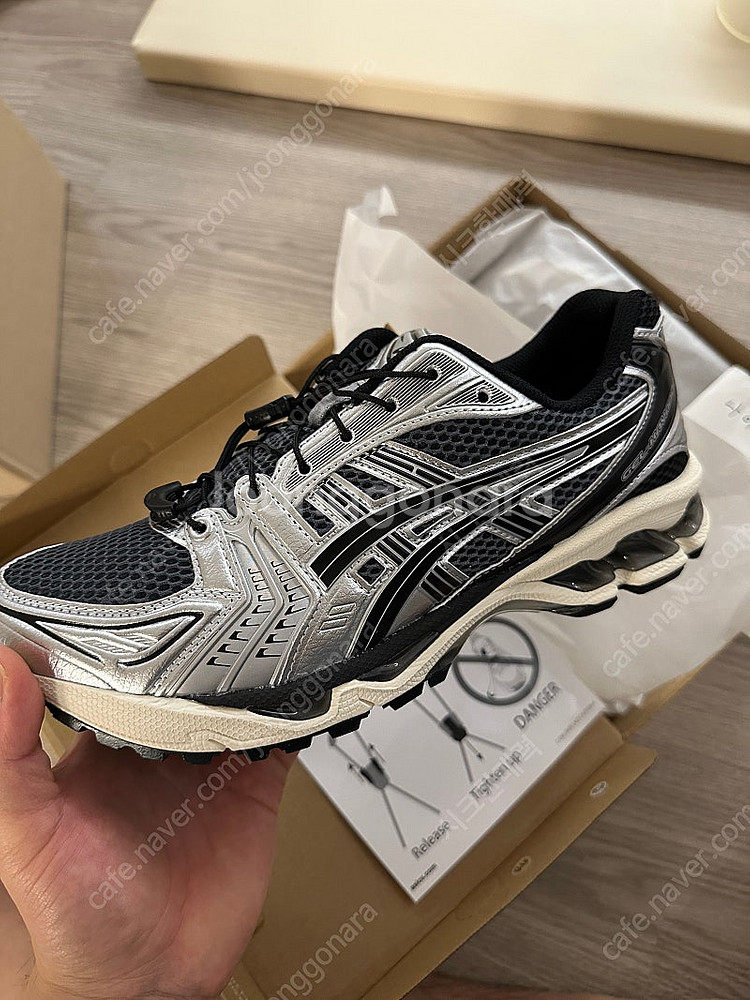 [260] 아식스X언리미티드 젤카야노14 캐리어 그레이 블랙--0