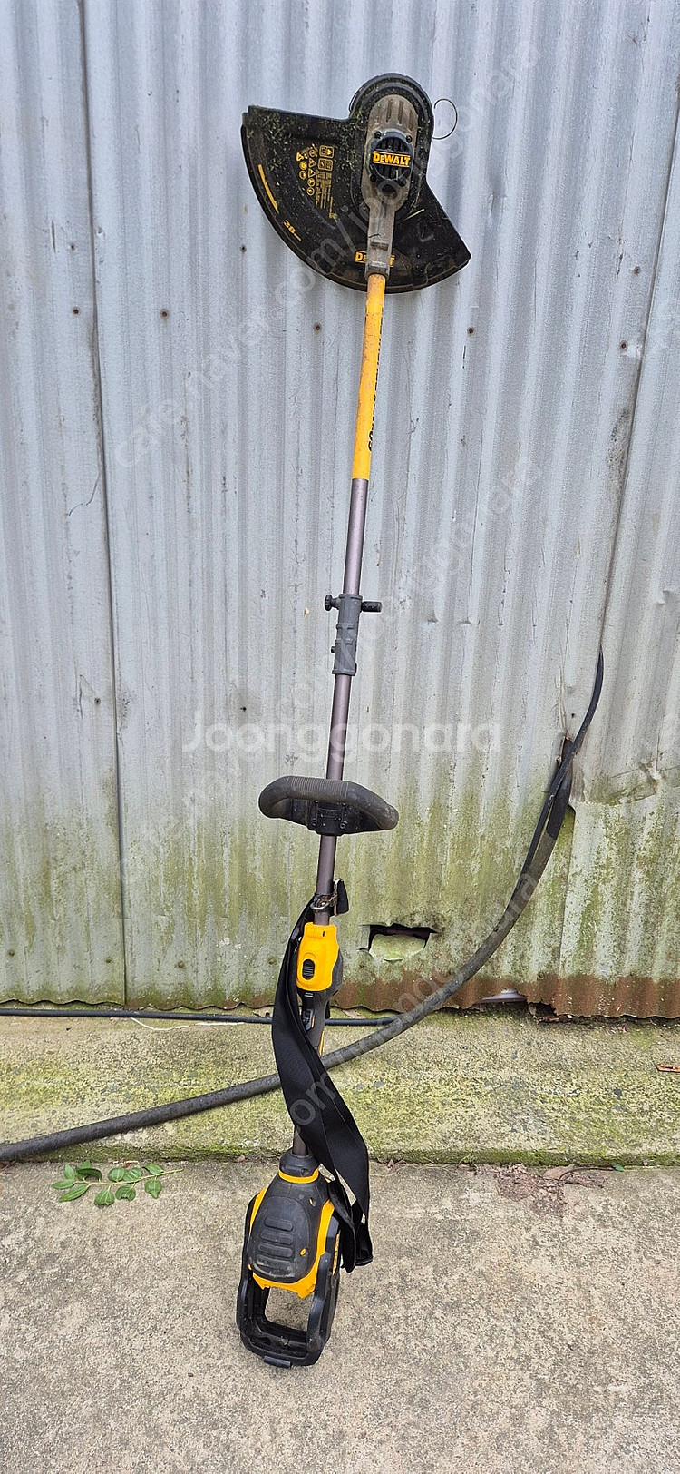 디월트 예초기 DCM5713--0