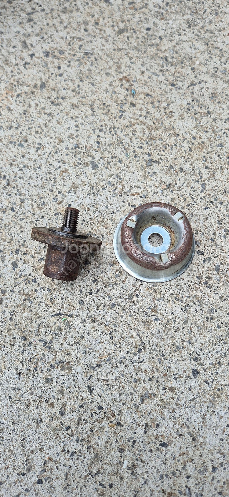 디월트 예초기 DCM5713--2