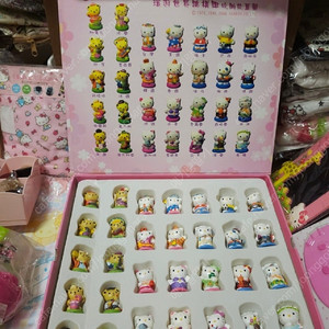 세계의전통키티다니엘테디컬렉션