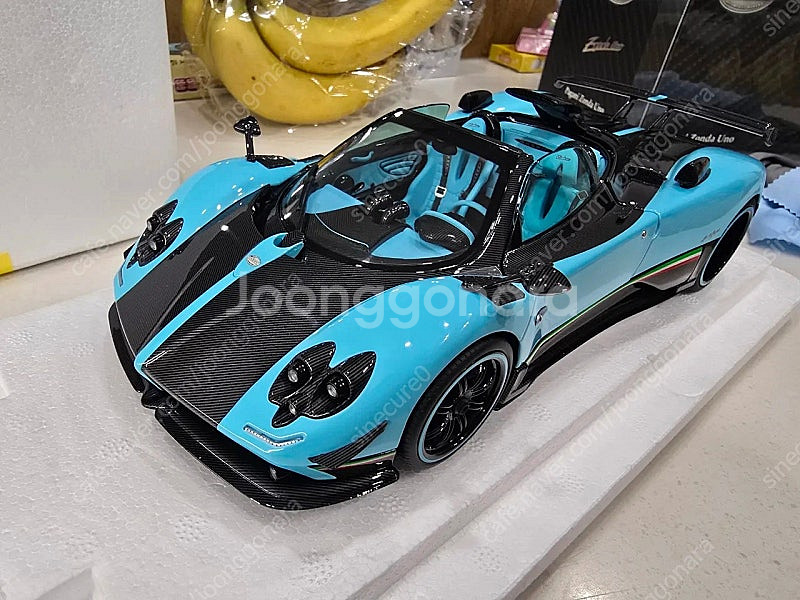 1:18 다이캐스트 Zonda UNO--0