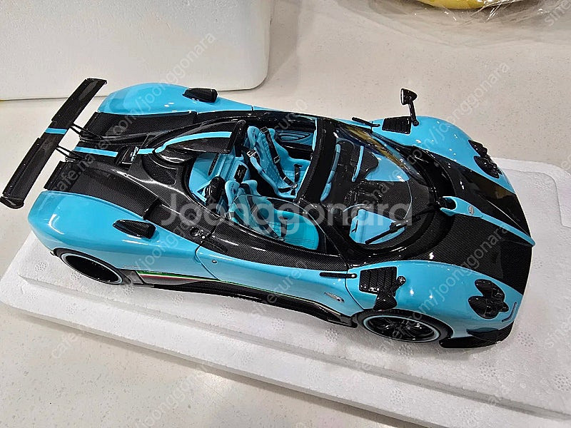 1:18 다이캐스트 Zonda UNO--3