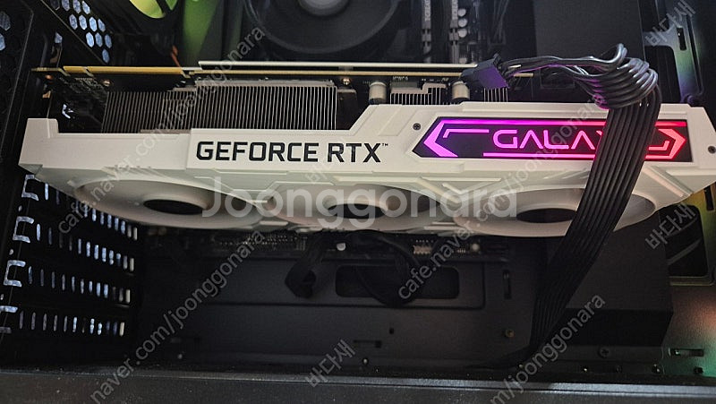 갤럭시 RTX 2070 SUPER 화이트 EX GAME...--1