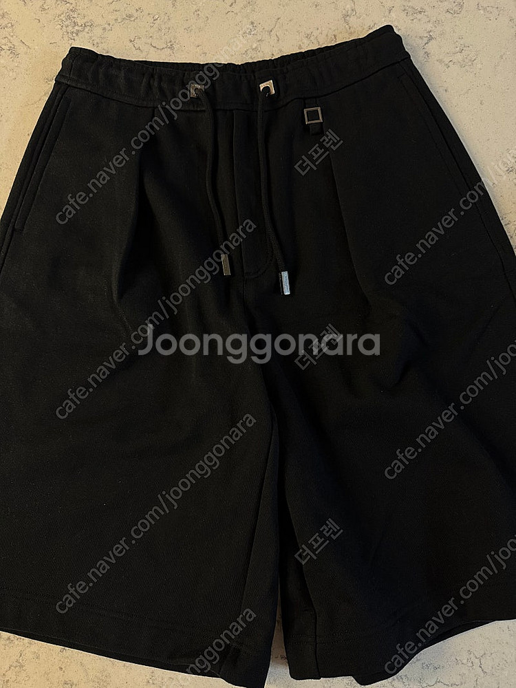 [새제품] 우영미 25fw 블랙 원턱 쇼츠--3
