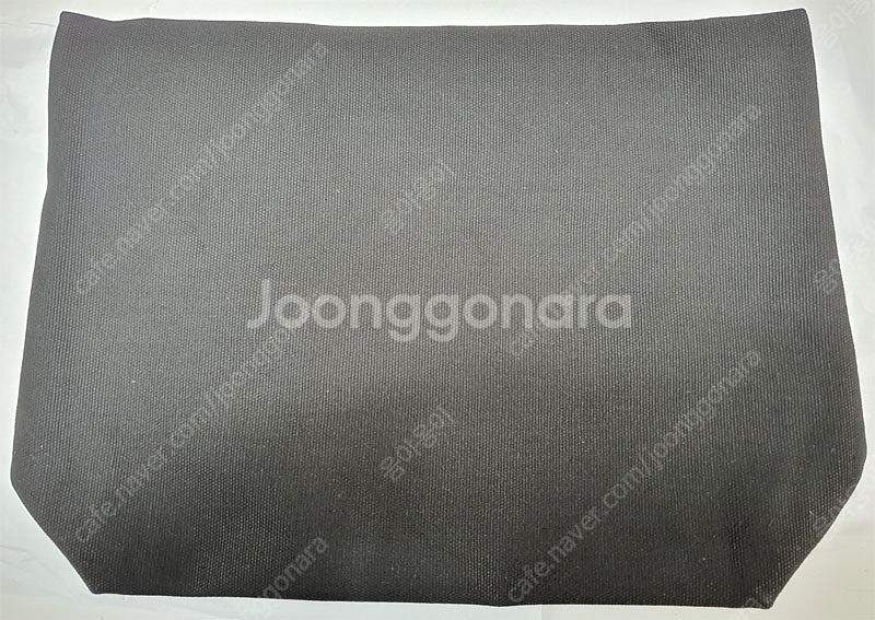[새상품] 샤넬 뷰티 블랙 사각 파우치--1