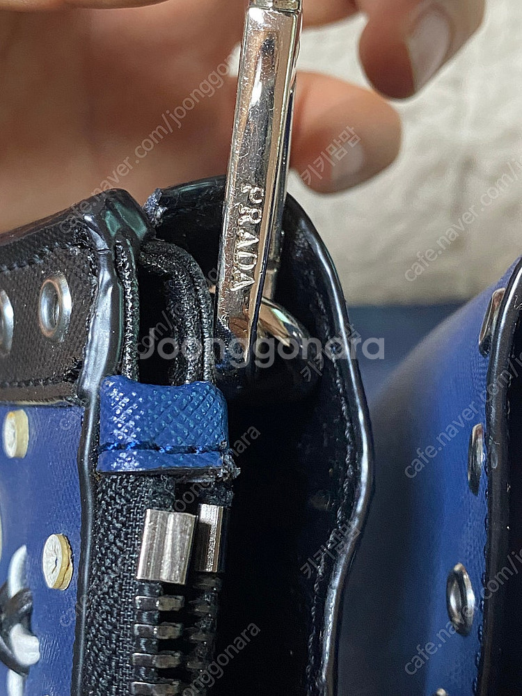 프라다 삼각로고 사피아노 가방(토트,크로스백)--5