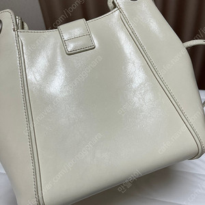 루에브르 Sac de Sortie 삭드솔티 버킷백 크림