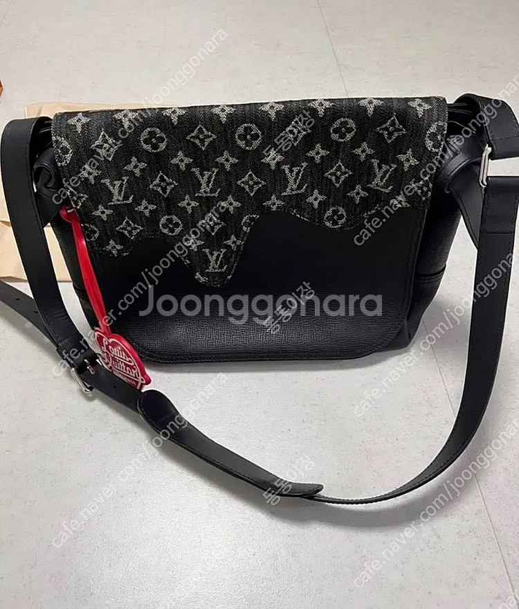 루이비통 X 니고 도쿄 한정판 베사체 블랙 모노그램 데님 크로스 겸 숄더 메신저백(M45971)--0