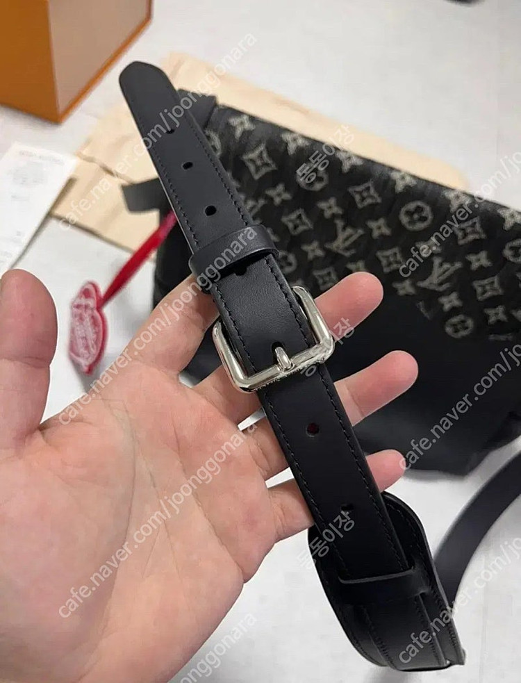 루이비통 X 니고 도쿄 한정판 베사체 블랙 모노그램 데님 크로스 겸 숄더 메신저백(M45971)--2