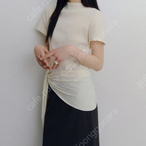 어그스트 UgSt 모크넥 플리츠 탑 새상품