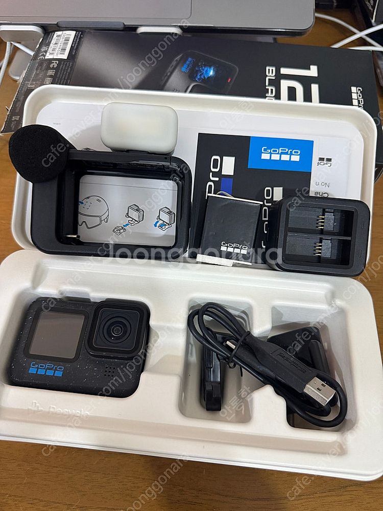 고프로 12 풀박스 + 미디어킷+밧데리1+정품밧데리충전...--0
