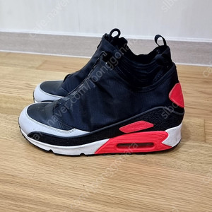 나이키 air max 270 팝니다.
