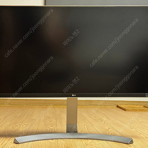 LG 27인치 4K UHD 모니터 (USB-C케이블 하나로 충전, 모니터 사용가능)