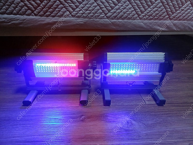 충전식 LED 라이트 2대 일괄 판매해요--2