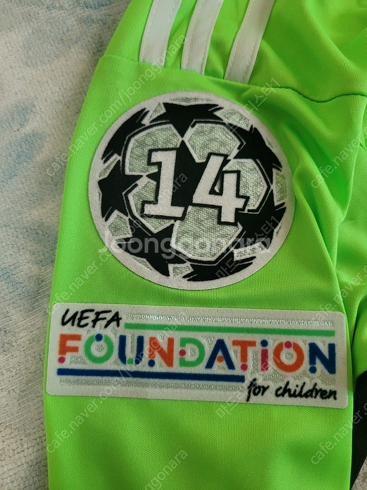 23-24 레알마드리드 골키퍼킷 레플리카(L) 긴팔 루닌 챔스 풀패치 판매합니다--3