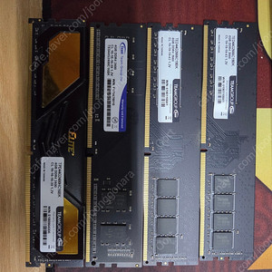 DDR4 램 4gb 4개 팝니다
