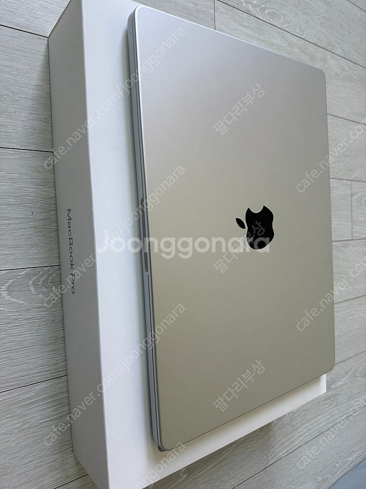 맥북 프로 M4 14인치 16gb 512gb--3