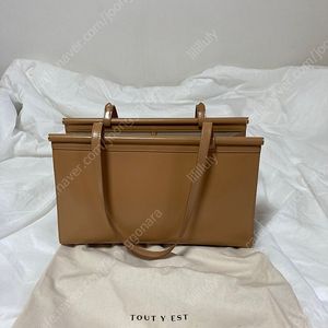 투티에 파라렐 백 카멜 베이지