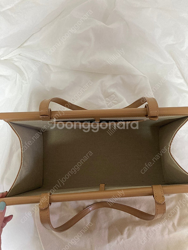 투티에 파라렐 백 카멜 베이지--1
