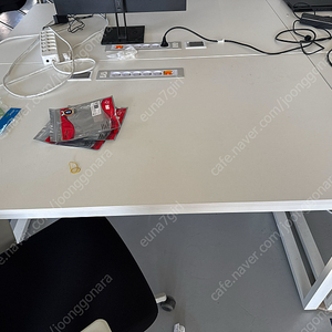 사무용가구 (책상, 회의실테이블, 회의의자, 사무용의자) 판매합니다.