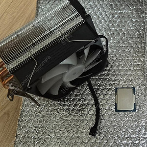 인텔 코어 i7-13700F + 쿨러 포함