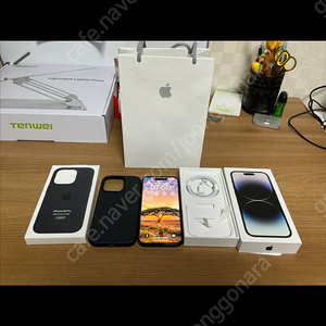 (자급제) 아이폰14 pro 128gb 스페이스 블랙 풀박스 팔아요. 정품실리콘케이스 블랙 같이드립니다.