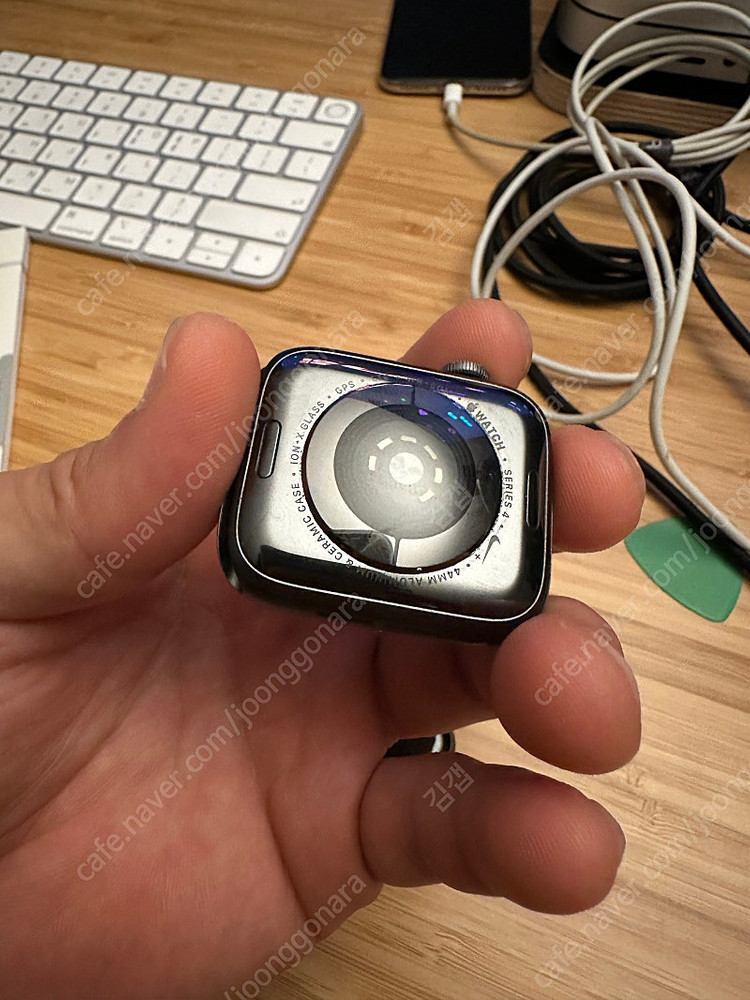 애플워치4 44mm 후면 실기스 + 부품용 워치 및 미사용 배터리--3